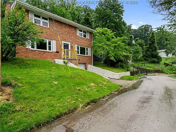 2nd image of 1255 Park Ave