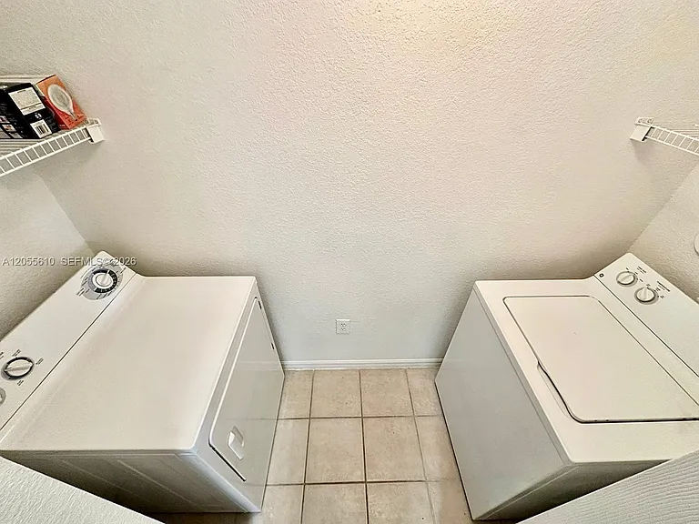 2807 Veronia Dr #301 — Photo 10
