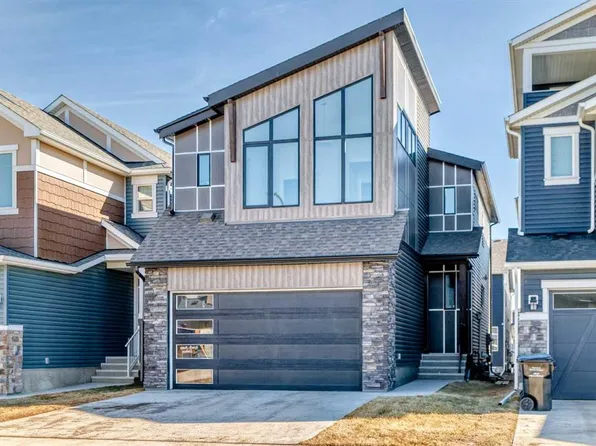 138 S Silver Spruce Grv SW, Calgary, AB T2X 5M2