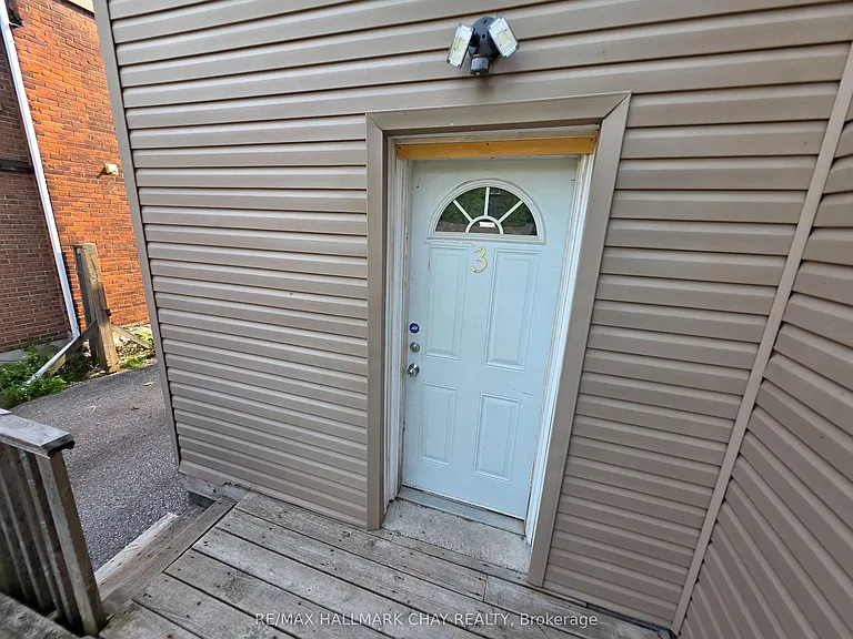 28 Matchedash St N #3 — Photo 2