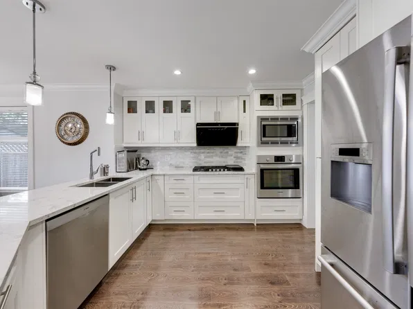 6288 Crescent Pl, Delta, BC V4K 4V2