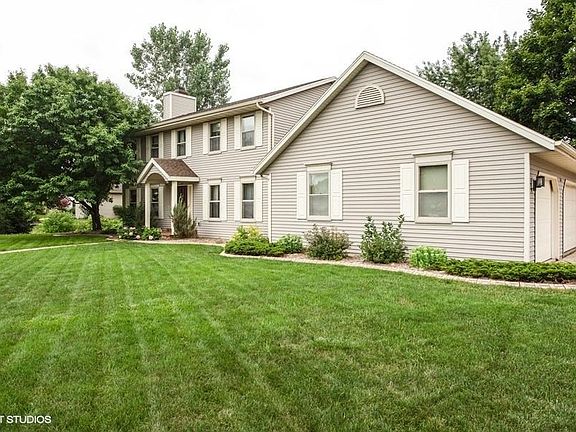 24_100ShelleyLn_571_FrontView_LowRes