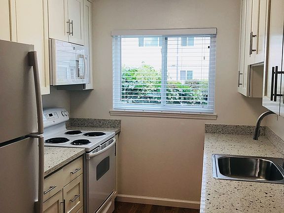 4th image of 750 Coleman Ave #1