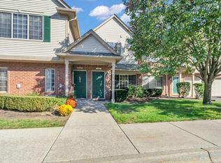45522 Hidden View Ct, Utica, MI 48315