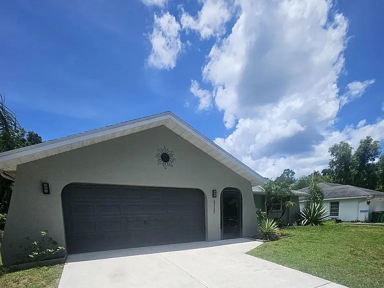 23123 Glen Ave — Photo 3