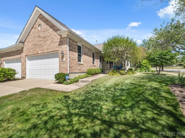 981 Ginger Ln, Geneva, IL 60134