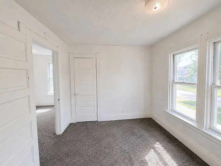 1239 Norwood Ave — Photo 12