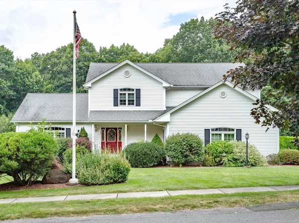 30 Jeanne Marie Dr, Westfield, MA 01085