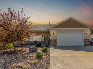 1040 Viewridge Rd, Bennett, CO 80102