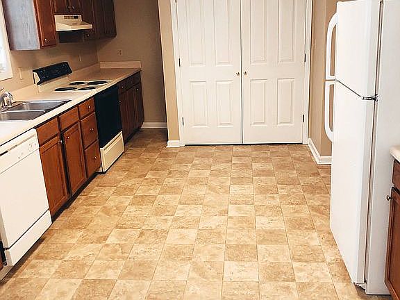 3rd image of 1040 Blackwell Ct