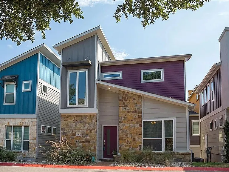 2913 Bond Dr — Photo 1