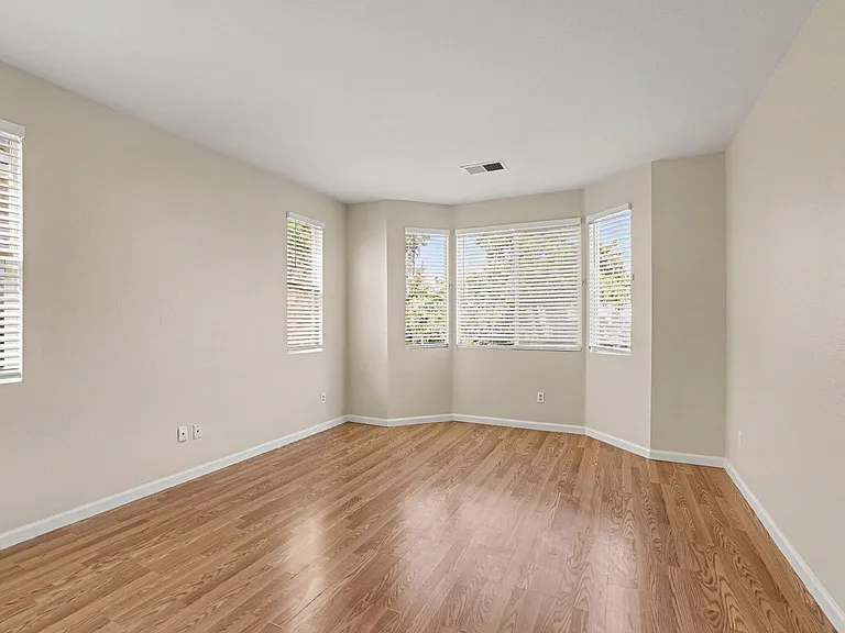 337 Upton Pyne Dr — Photo 7