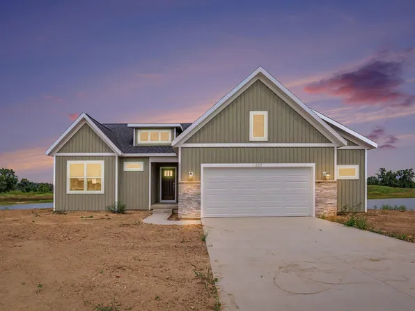 322 Blue Ash Ln, Coopersville, MI 49404