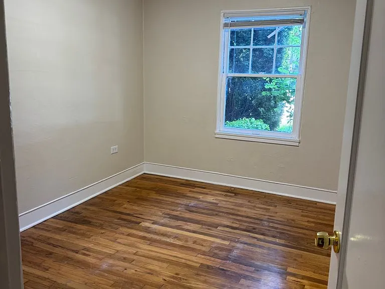 2214 Broadway St — Photo 3