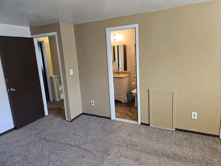 8643 Hickory Dr — Photo 15