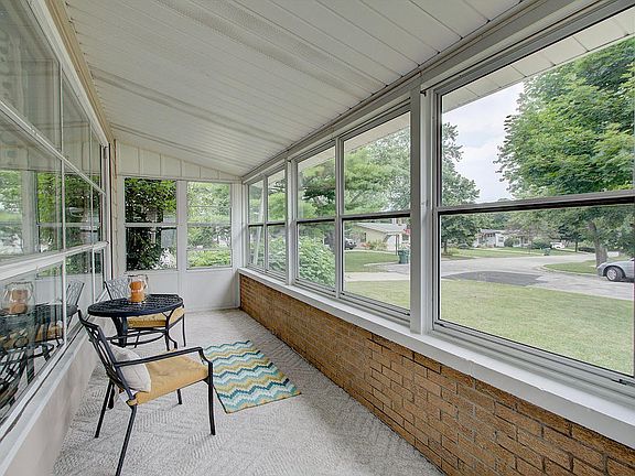 3rd image of 5616 Bentwood Ln