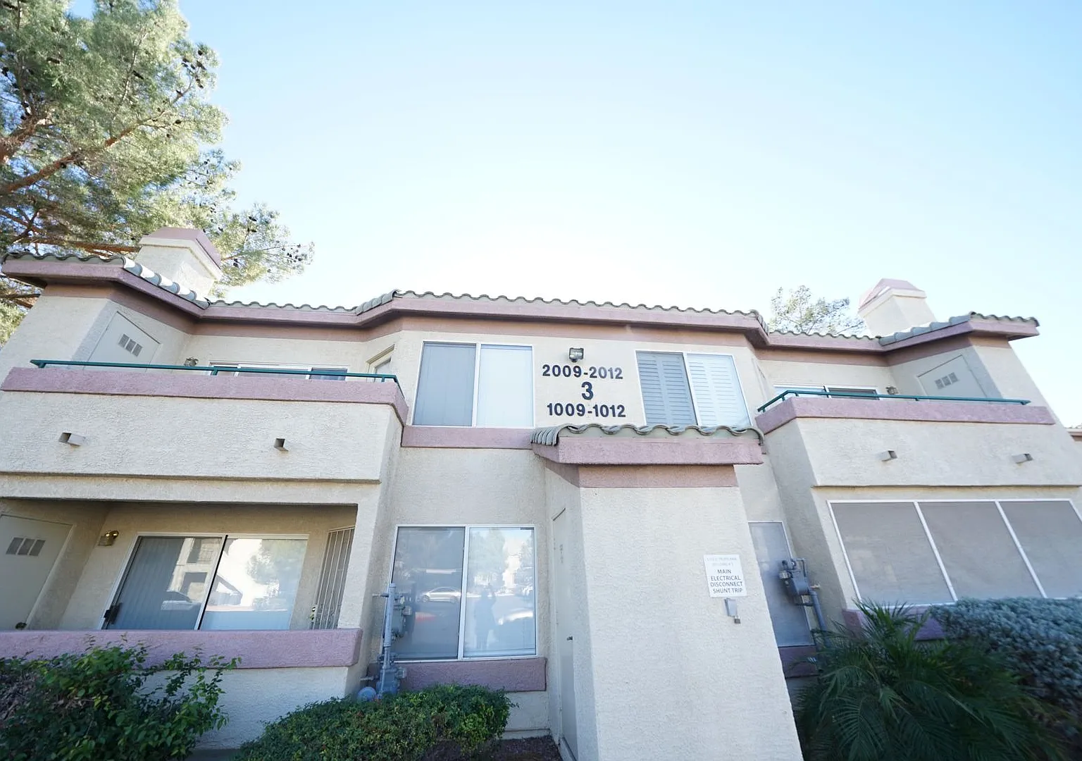Showings Available Now — Photo 2