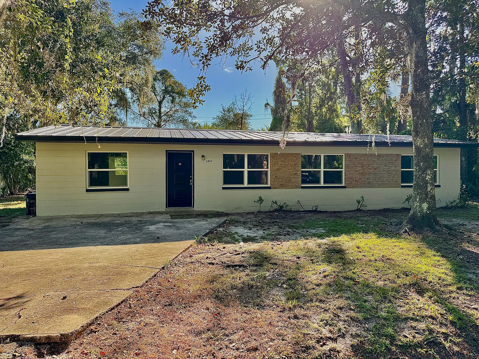 3 bed, 1200 sqft, $1,750 — Photo 1