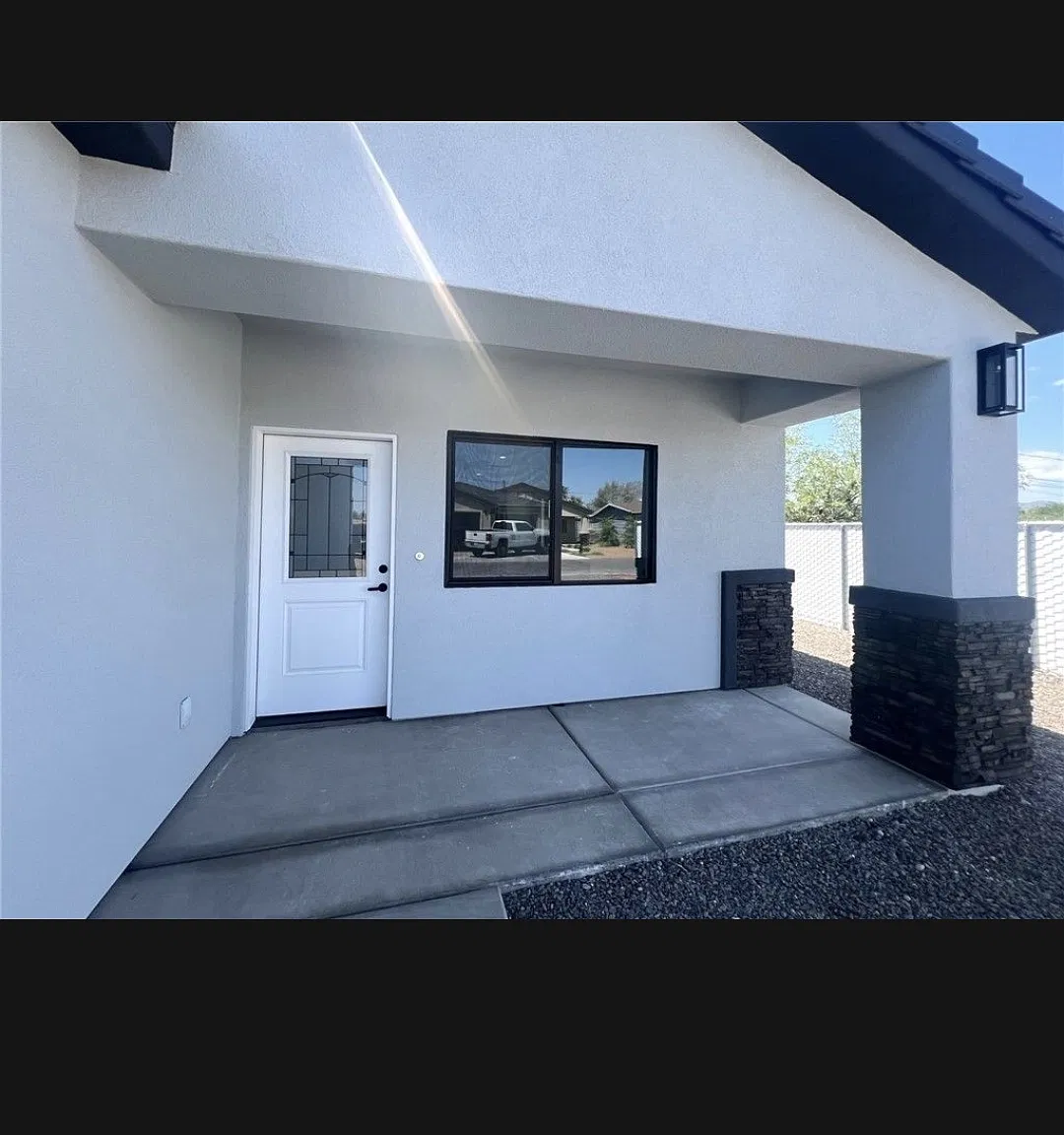 3 bed, 1452 sqft, $1,900 — Photo 2