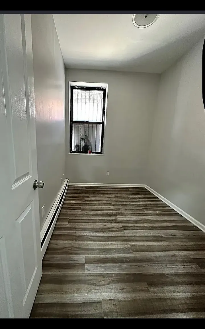 3 bed, $1,800 — Photo 3