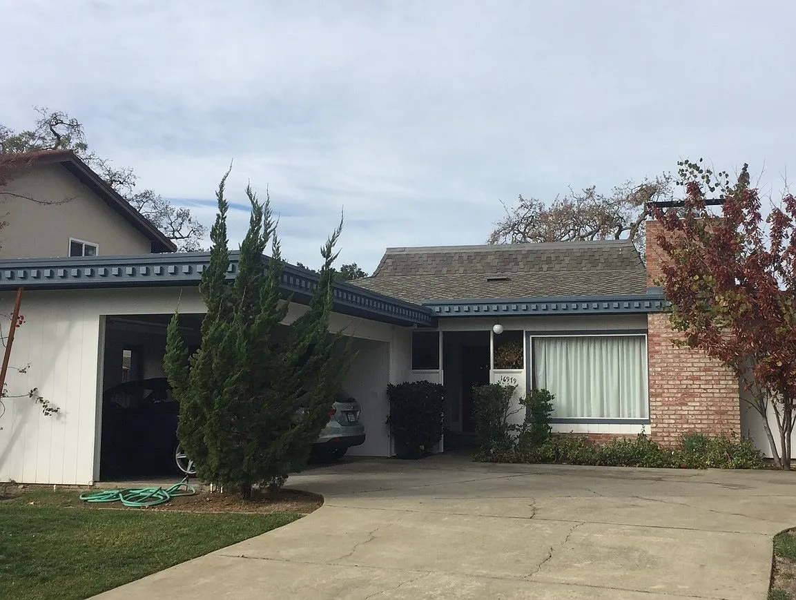 16979 Frank Ave photo 1