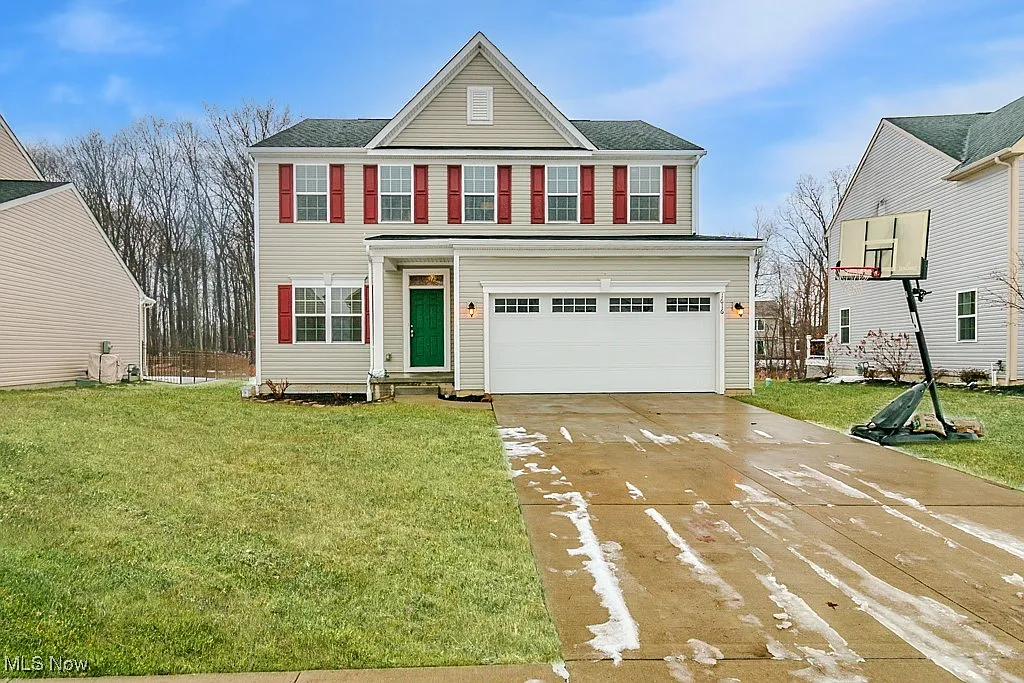 1616 Crescent Dr photo 1