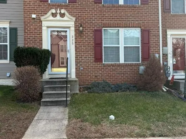 225 Foxmanor Ln, Glen Burnie, MD 21061