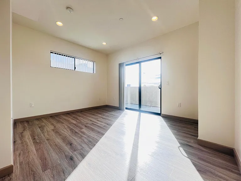 4814 Oakwood Ave #10 — Photo 9