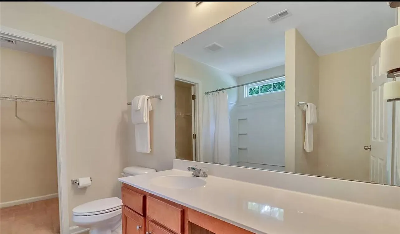 4 bed, 2.5 bath, 1740 sqft, $2,500 — Photo 4