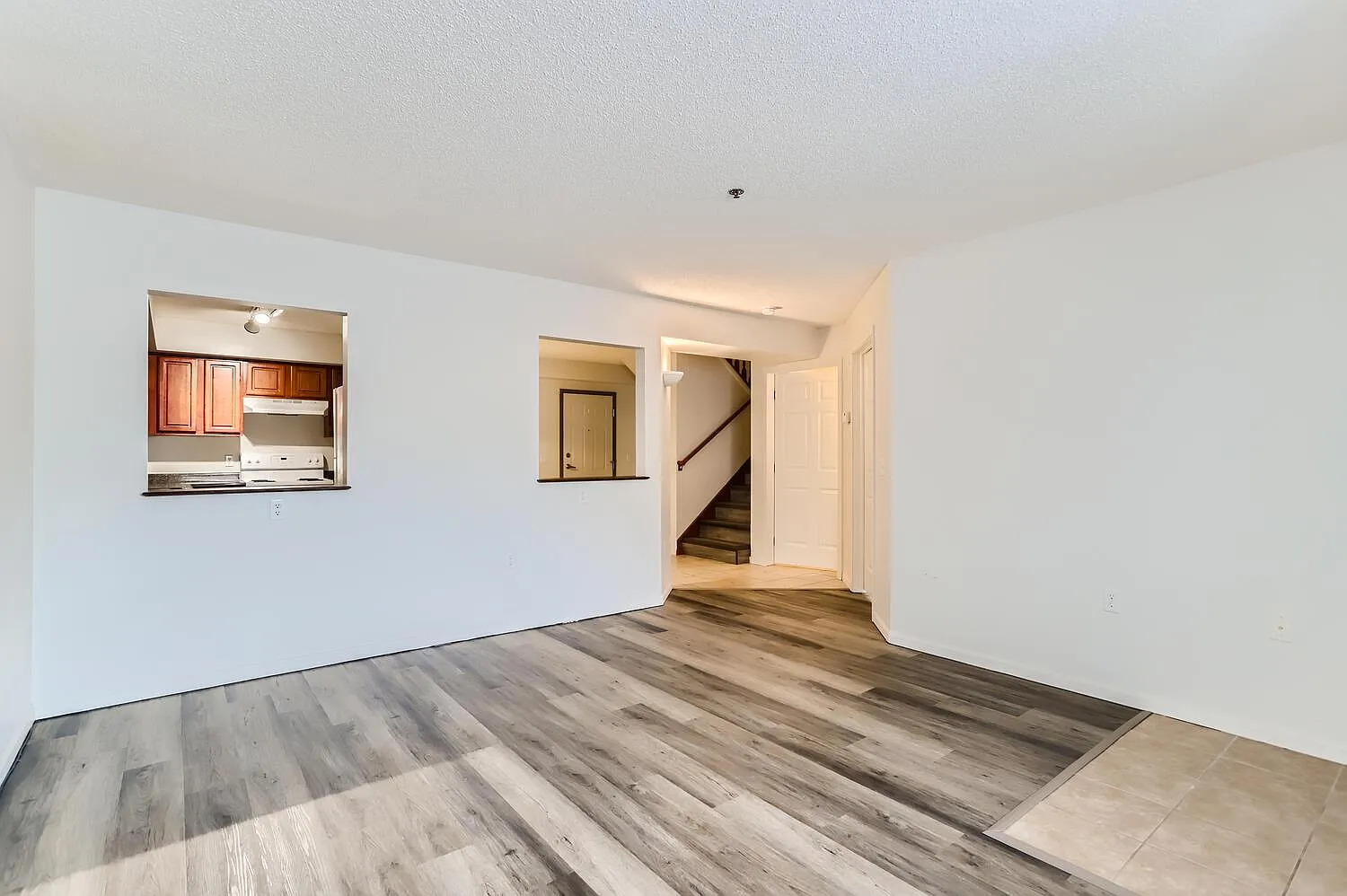 Village Plaza Apartments — Photo 1