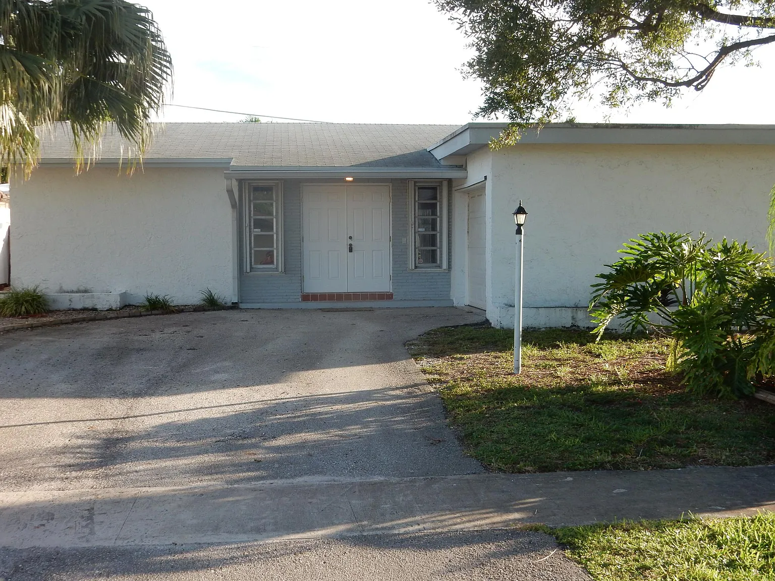 3 bed, $4,300 — Photo 1