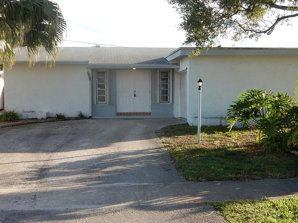 12000 NW 32nd Mnr