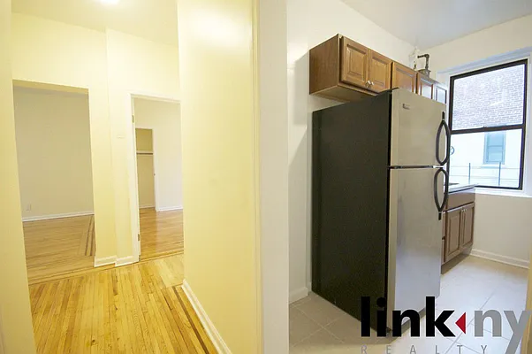Rented by Link NY Realty | media 2