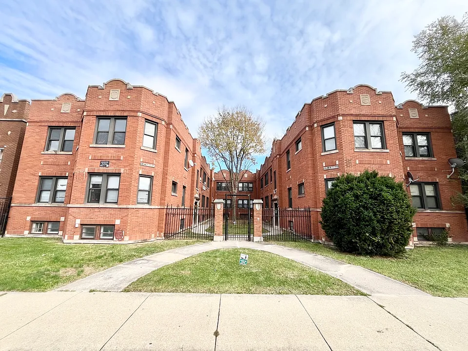 1333 N Lorel Ave #1W