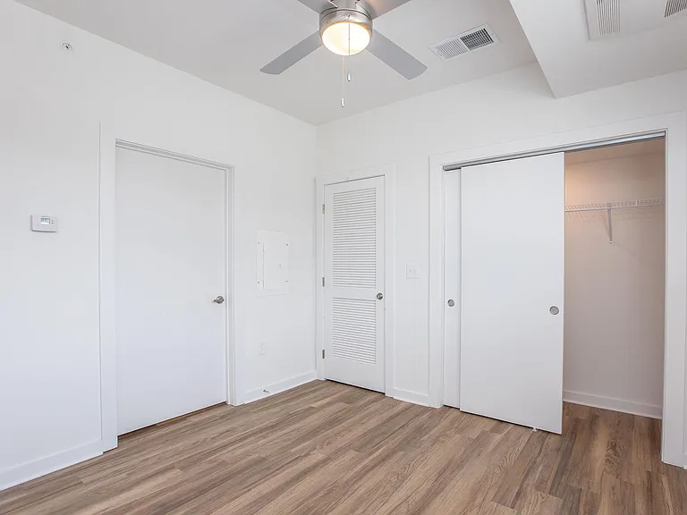 East Seventy Nine Apartments — Photo 40