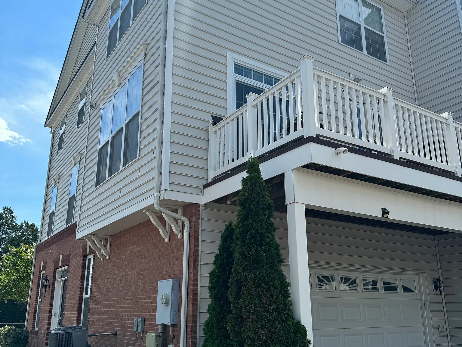 4 bed, 3.5 bath, 2180 sqft, $3,300 — Photo 3