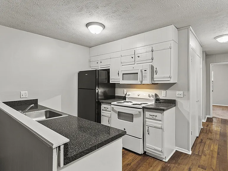 The Element at 3900 — Photo 1