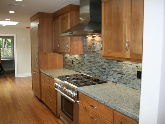 3rd image of 4150 Mackay Dr