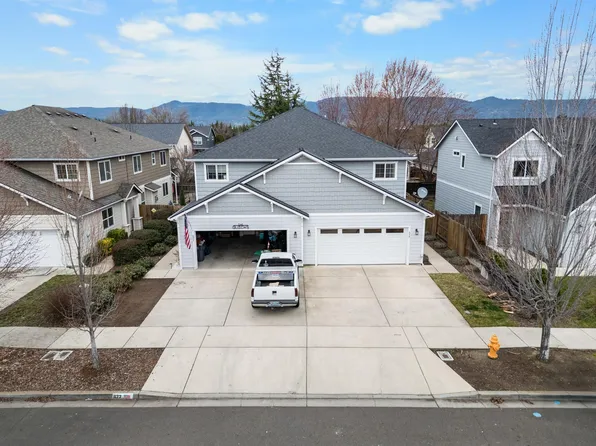679 Kaitlin Ln, Medford, OR 97501