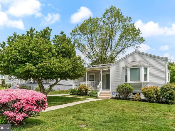 4925 Demaio Dr, Brookhaven, PA 19015