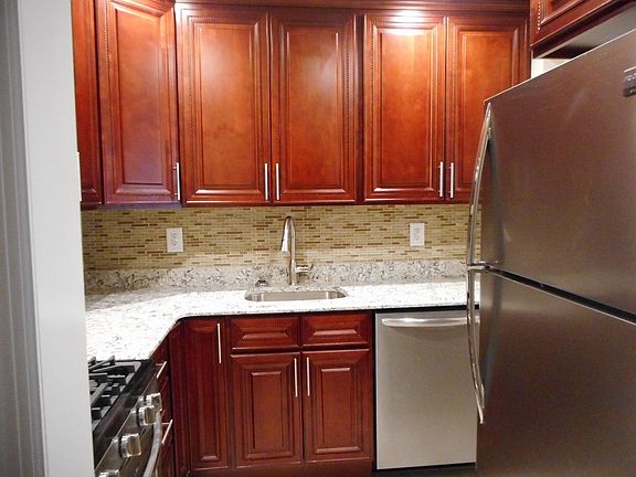 2nd image of 226 E 235th St #2