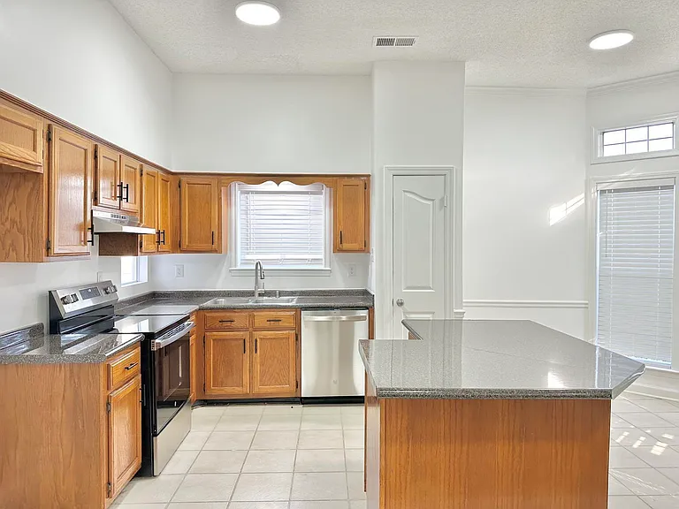 5445 Pine Oak Ln — Photo 18