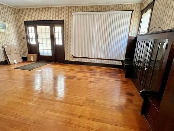 5th image of 1120 Krug Park Pl