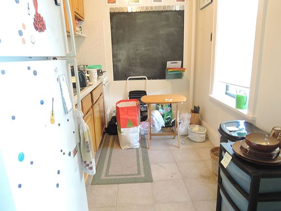 3rd image of 2563 42nd St APT 14