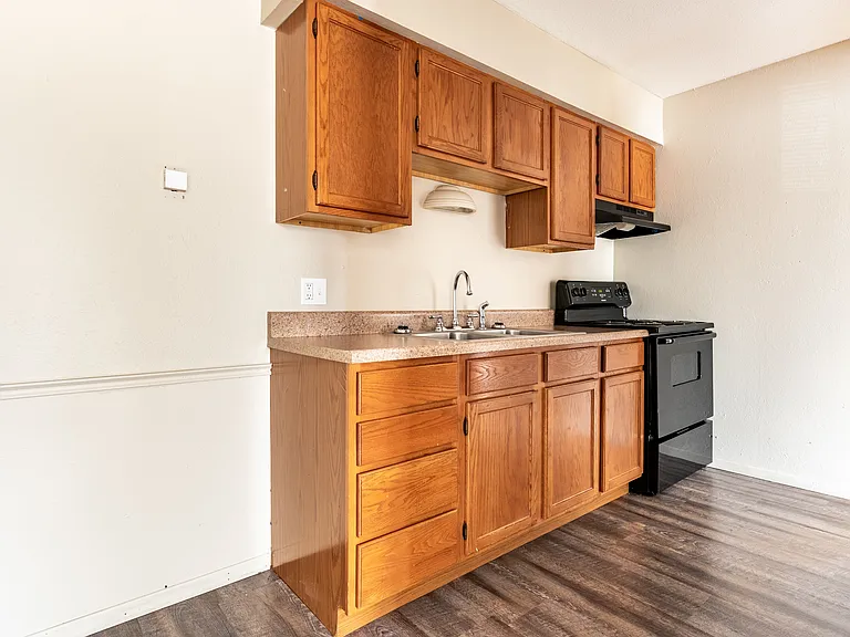 1 BR, 1 BA- 700SF Upgrade Kitchen