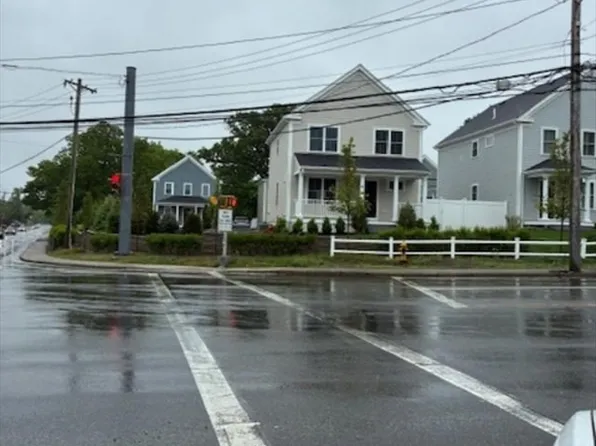 261 Pleasant St #7, South Weymouth, MA 02190