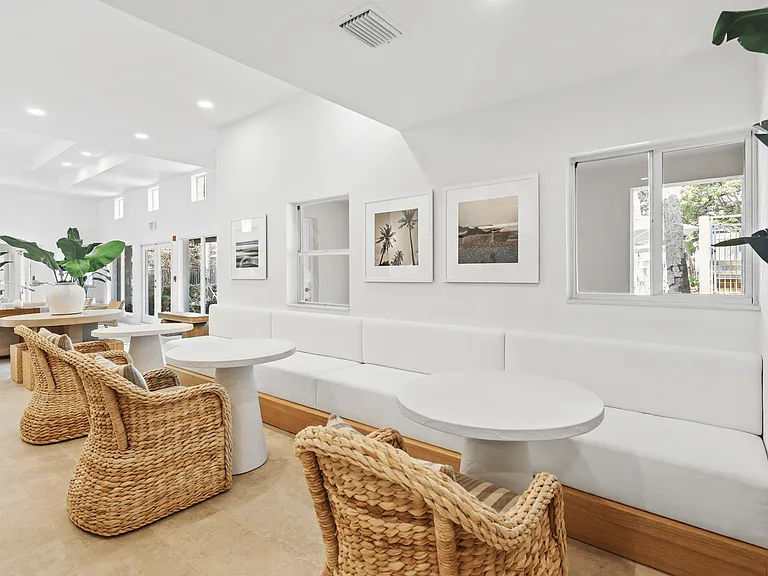 Coconut Palm Club Apartments — Photo 30