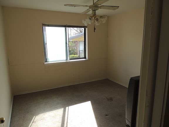 5th image of 2648 Laramie St