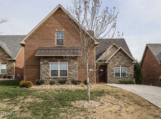 1564 Tsuga Dr, Alcoa, TN 37701