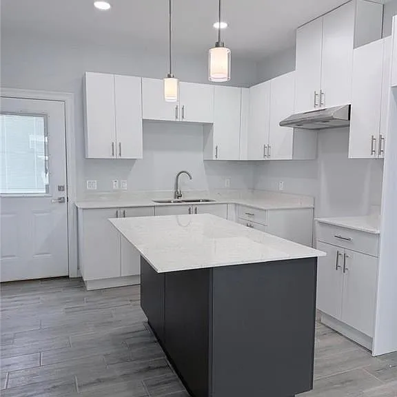 1704 Clinton St #1 — Photo 4